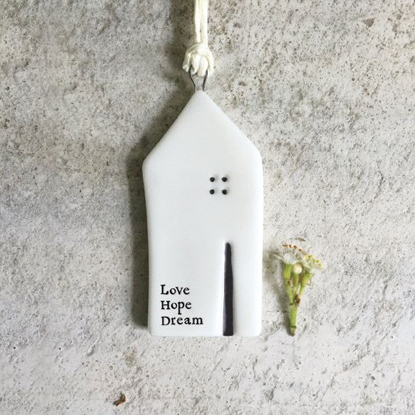 4279b Sml House Hanger - Love Hope Dream