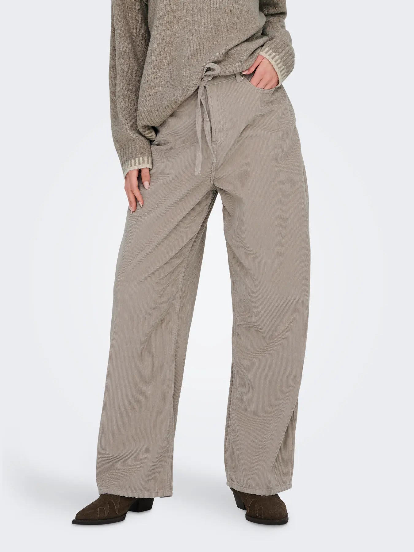 15334348 ONLbleecker MW Belt Loose Cord Pant