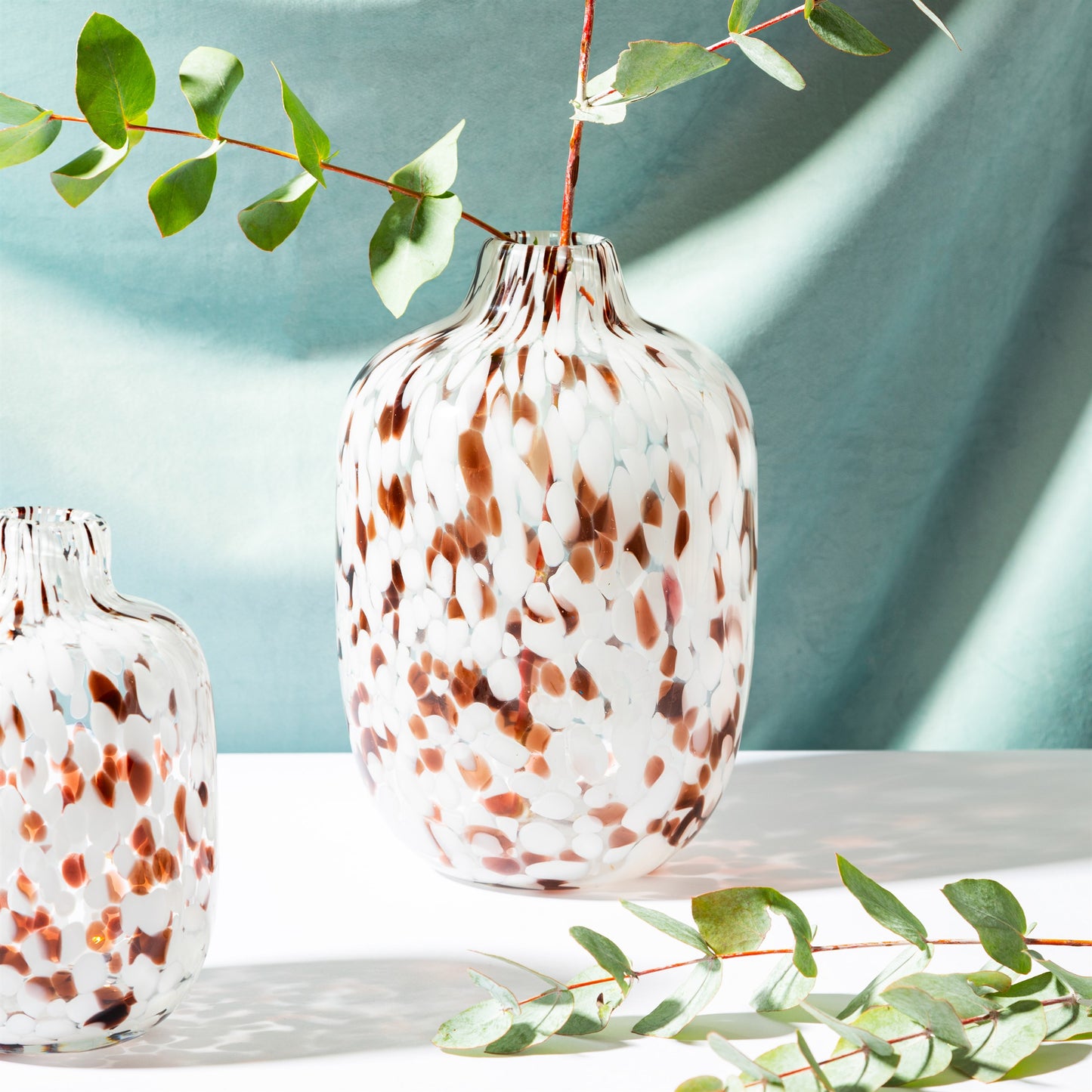 GLEE134 Large Brown Speckled Glass Vase