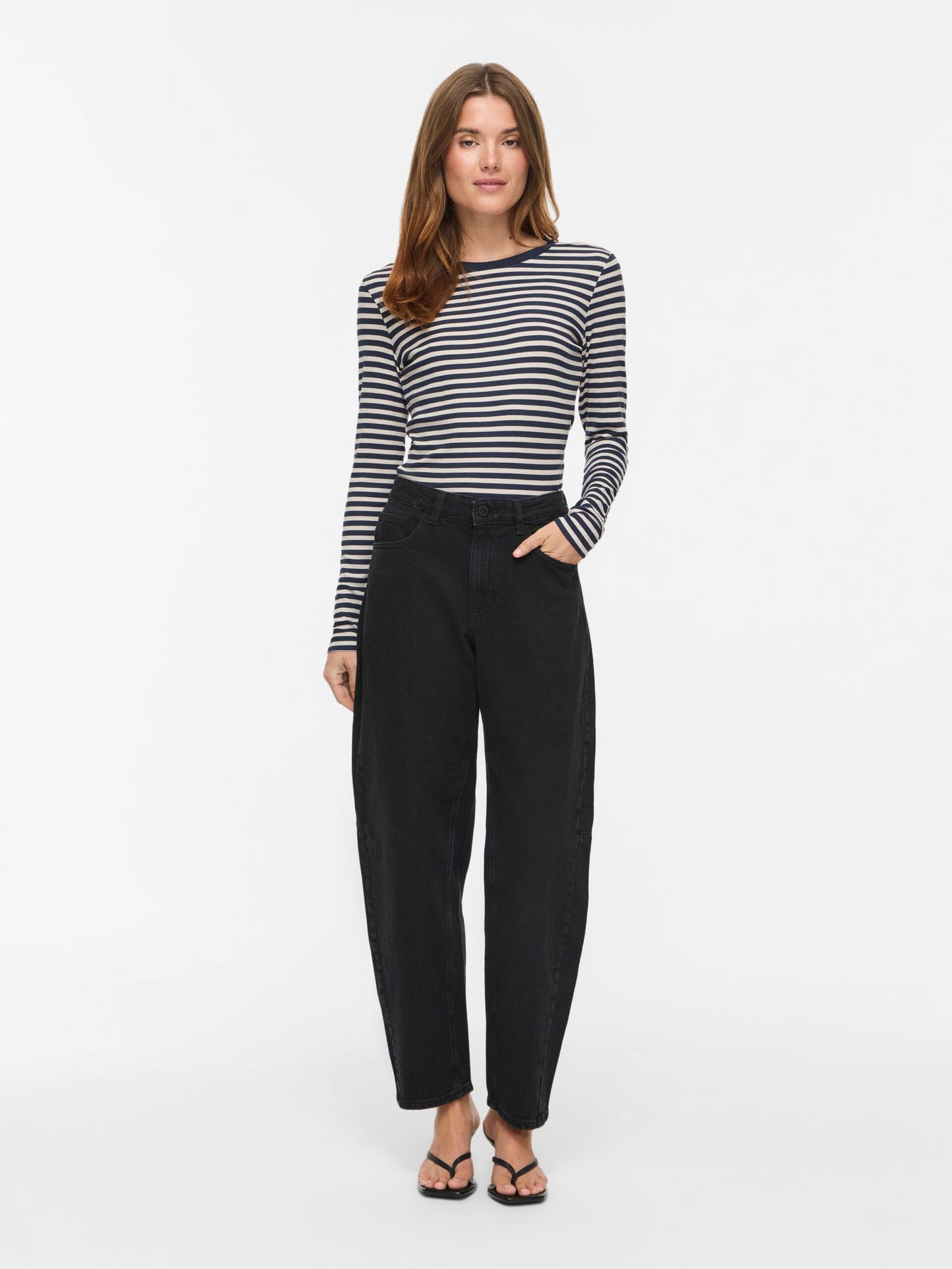 14118320 VIavera O Neck L/S Top