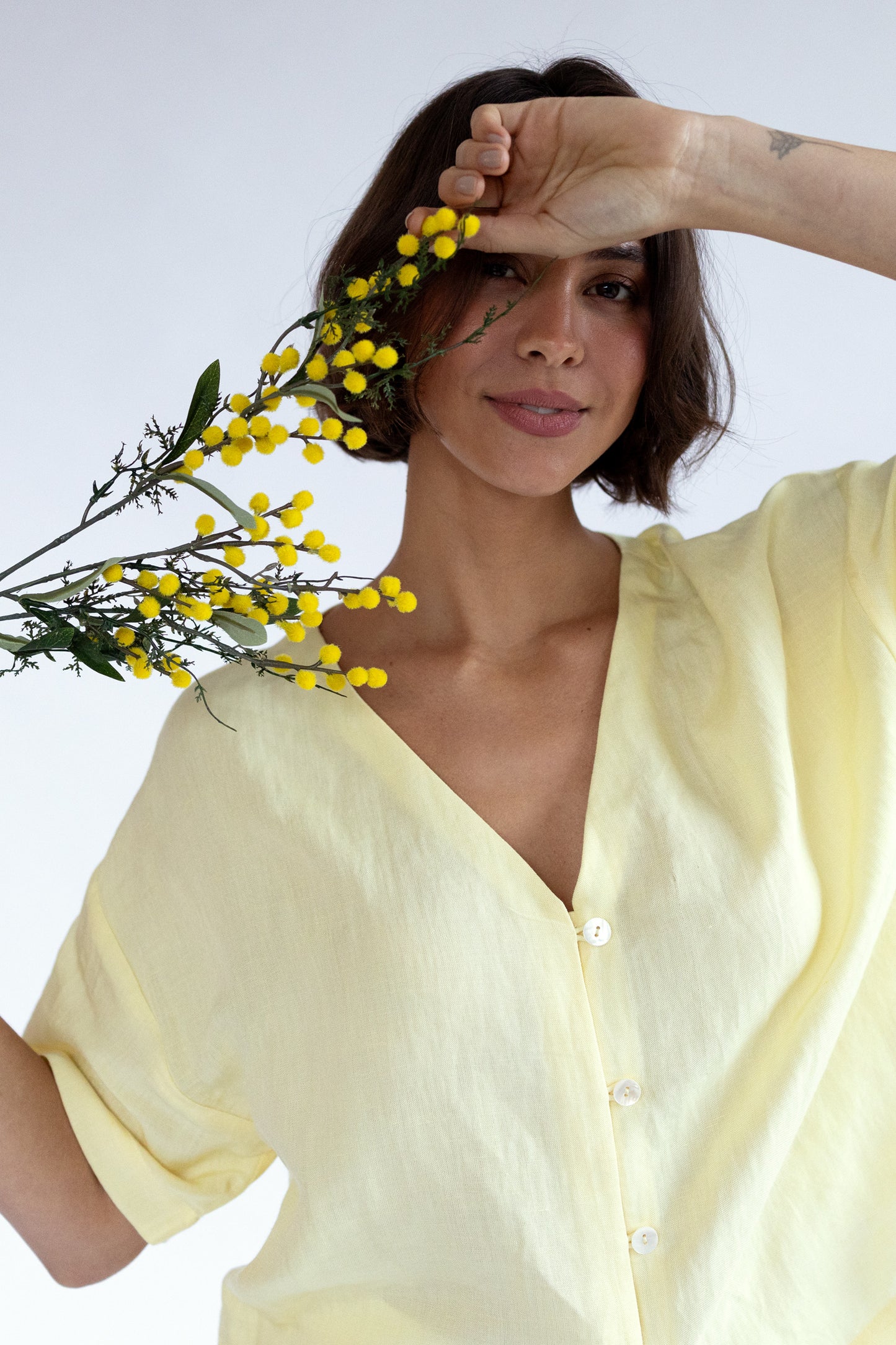 LV4295 V Neck Button Through Top