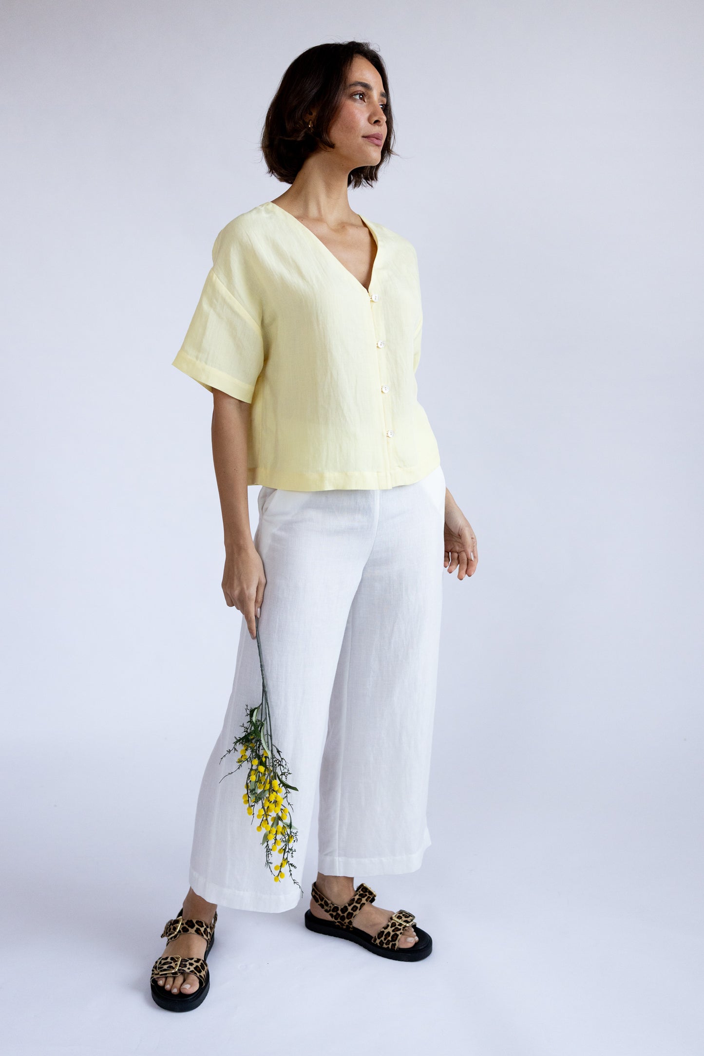 LV4295 V Neck Button Through Top