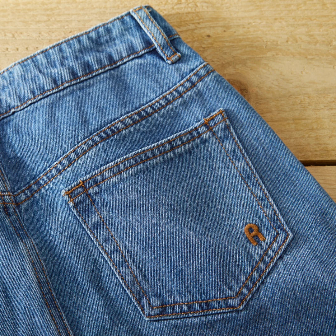 Women's Straight Leg Jeans