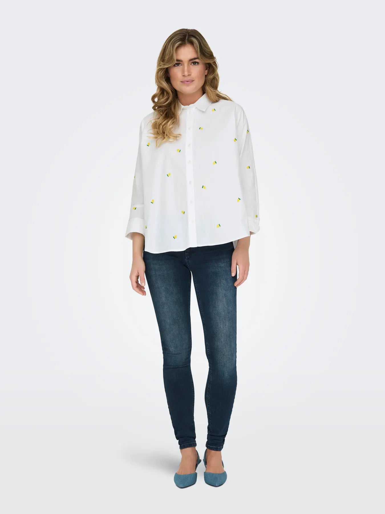 15283743 ONLnew lina Grace LS EMB Shirt WVN