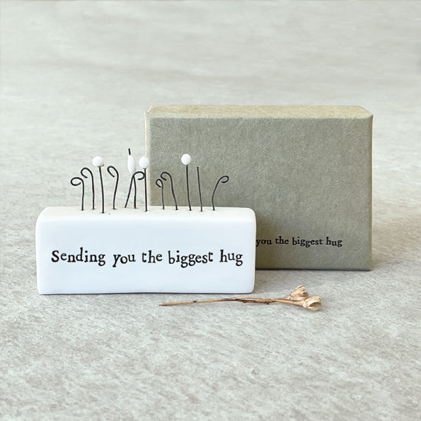 5567 Porcelain scene - Sending you the biggest